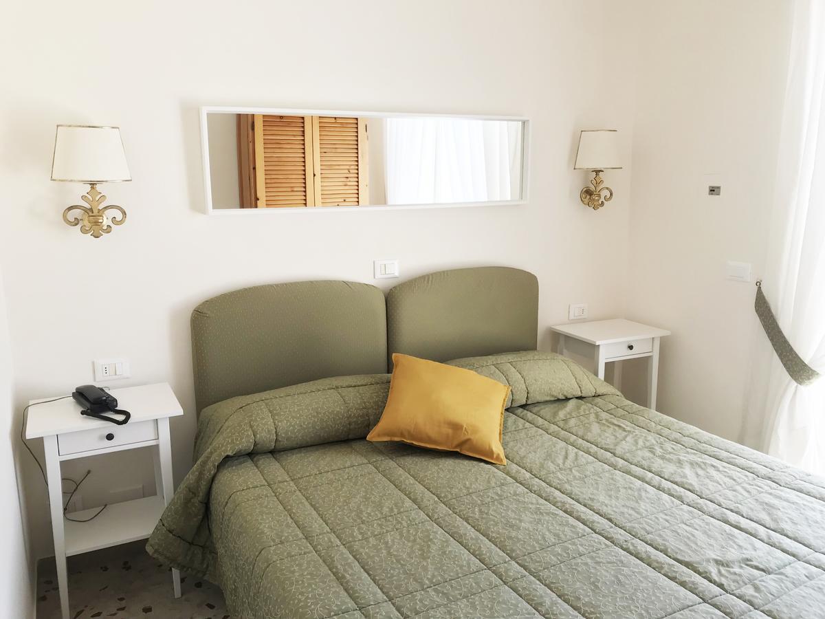Villa Del Sole Терачина Екстериор снимка