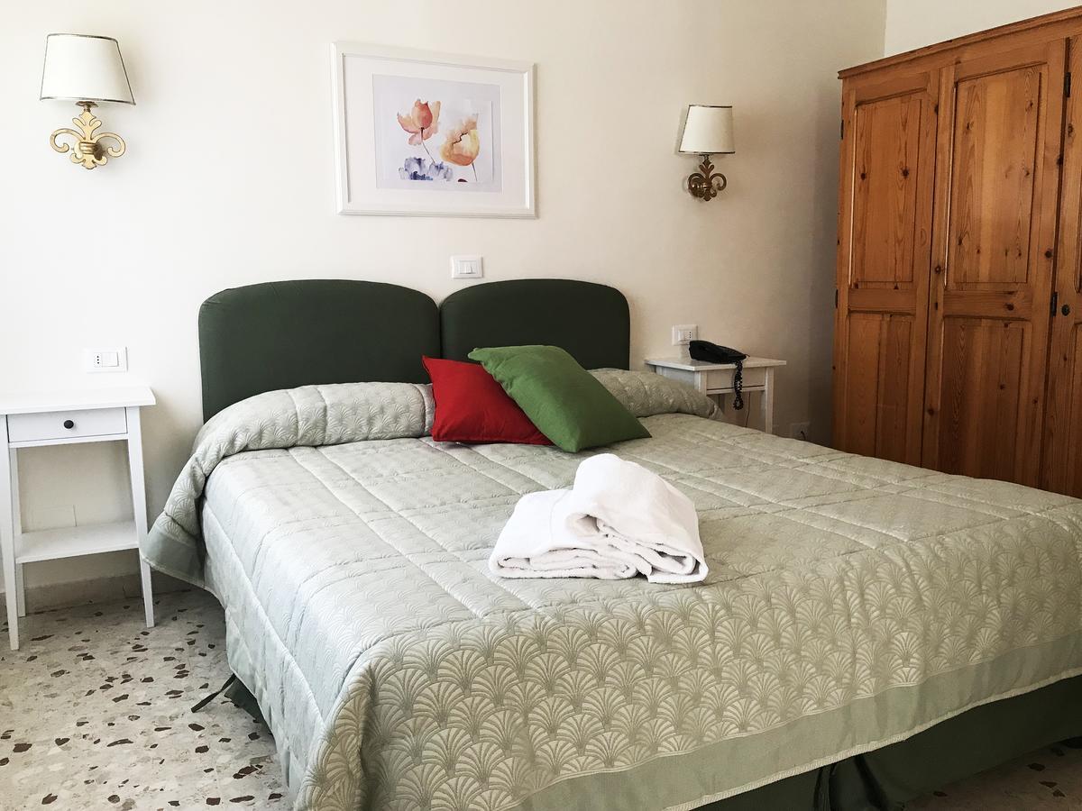 Villa Del Sole Терачина Екстериор снимка